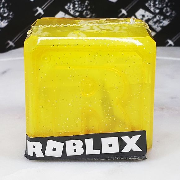 ROBLOX Series 7 Mystery Blind Box Sealed Celebrity Figure Series Yellow Variant - Picture 4 of 8